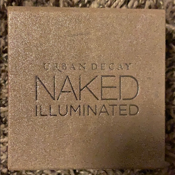Naked illuminated shimmering powder - Picture 1 of 2
